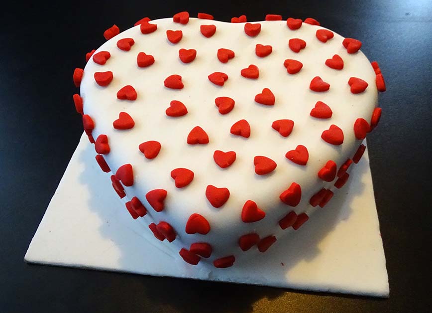 Tutorial- Sugarcraft of shape cake and punch shape fondant: Valentine’s Heart shape cake decorated with punched fondants hearts