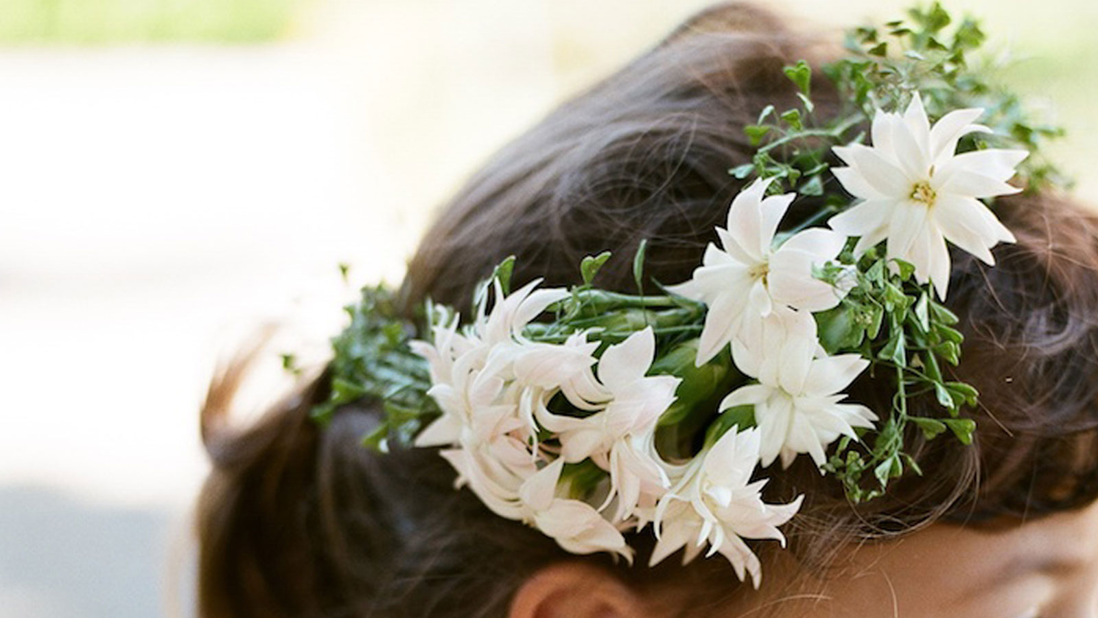 Class: Learn how to make flower girl basket and crowns with Kiana Underwood on Creativelive at 9am(PDT) on Thursday 13th of April and on Friday 14th of April 2017