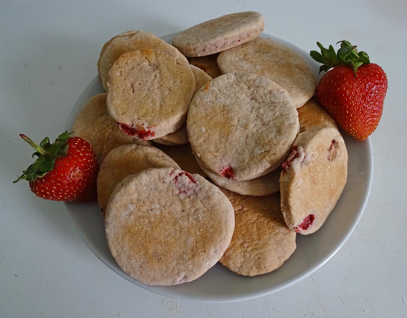 Day 6 of 30days with Strawberry: Make basic strawberry cookies