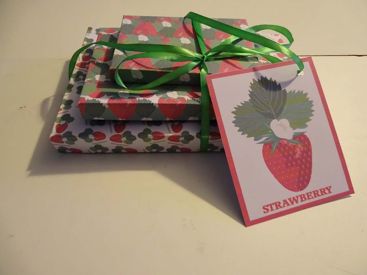 Day 21 of 30 Days with Strawberry: Make Gift Boxes and Gift Tag using Strawberry Printable Paper