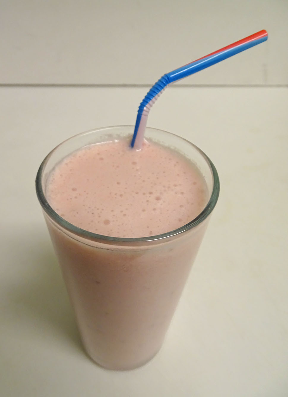 Day 10 of 30 days with Strawberry: Make Strawberry smoothie