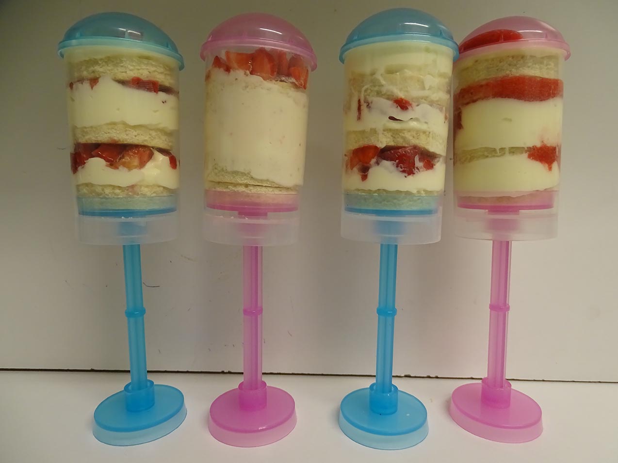 Day 14 of 30 Days With Strawberry: Make Push Pop Cake with Strawberries and Double Cream