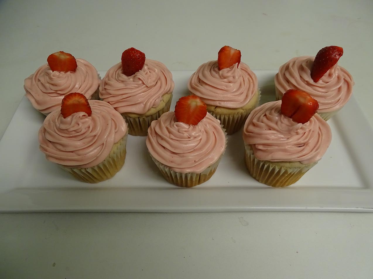 Day 22 of 30 Days With Strawberry: Make Strawberry Cupcakes and Strawberry Buttercream Icing or Frosting