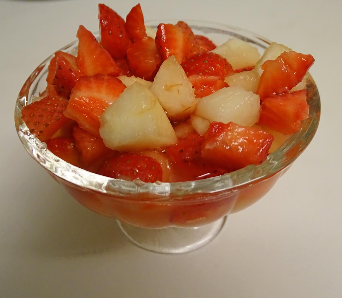 Day 9 of 30 days with Strawberry: Pear, lemon and Strawberry fruit salad