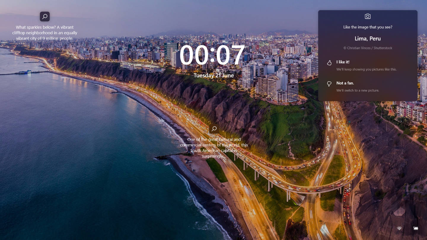 Screensaver / Lock Screen: Aerial view of the Miraflores District in Lima, Peru on computer lockscreen